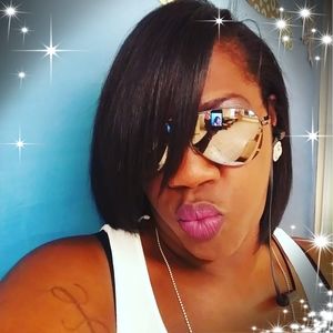 Meet your Posher, Lazetta